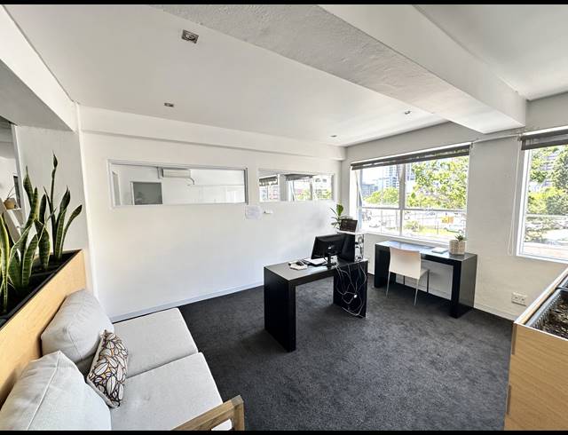 163M² OFFICE TO LET IN DE WATERKANT